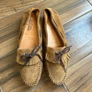 Minnetonka Driving Moccasins, size 8.5